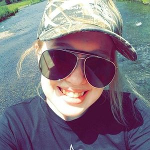 Meet your Posher, Hailey